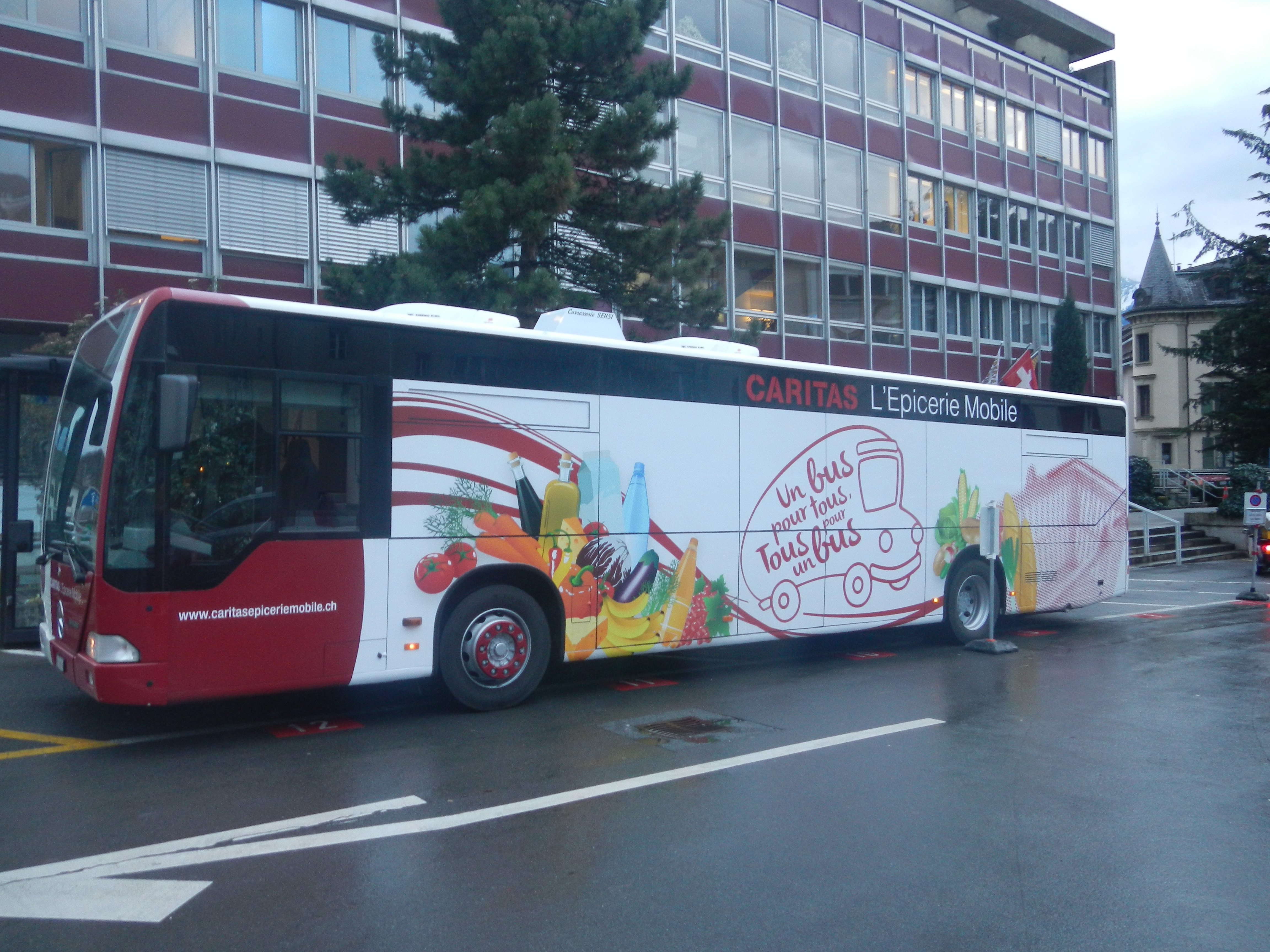 La disparition prochaine de l’épicerie mobile de Caritas inquiète au Parlement vaudois